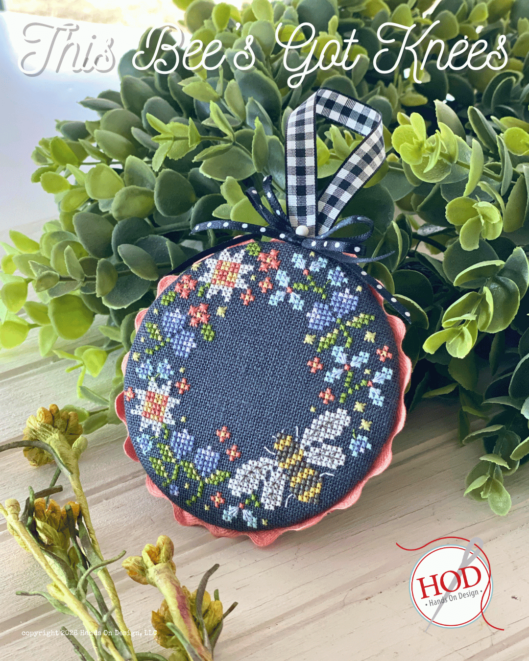 THIS BEE'S GOT KNEES - Image 4