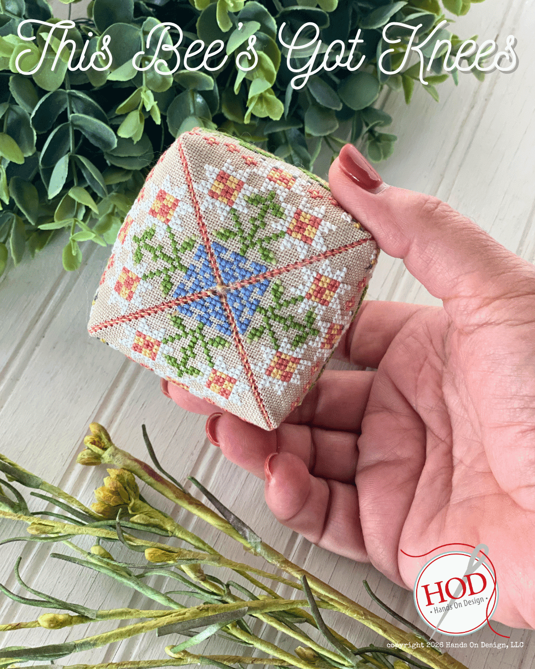 THIS BEE'S GOT KNEES - Image 2